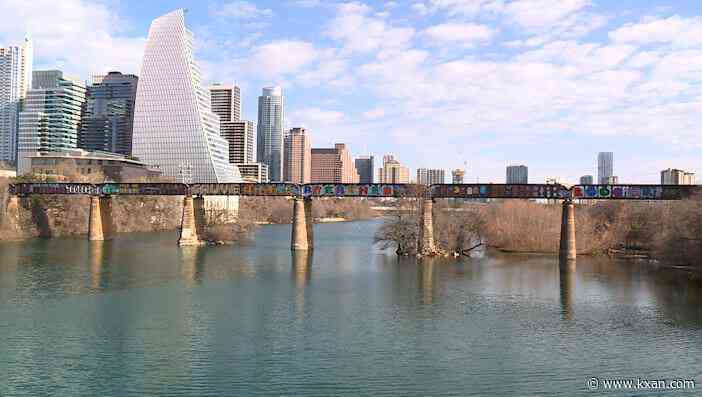'Pollution and trash definitely came up;' Huston-Tillotson conducts study on Lady Bird Lake