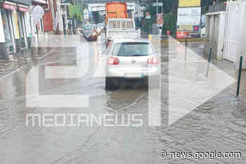Angri in tilt in via dei Goti: allagamenti paralizzano il traffico ... - Ansa