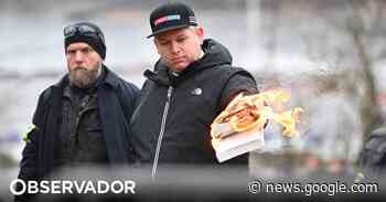 Militante de extrema-direita queima cópia do Corão junto à embaixa ... - Observador