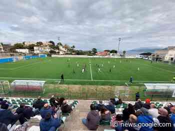 Calcio, Eccellenza: sabato il derby delle isole. A Capri arriva la capolista Ischia con numerosi tifosi al seguito. La classifica aggiornata - Capri News
