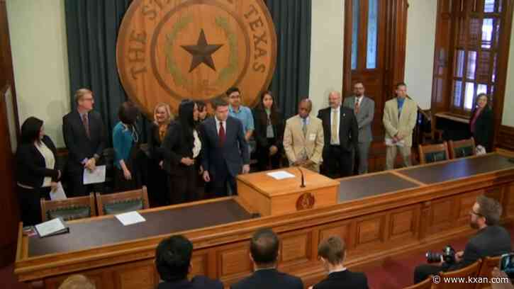 Lawmaker proposes $15K pay raise for Texas teachers