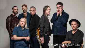 Belle and Sebastian Cancel Tour as Stuart Murdoch’s Health Issues Persist