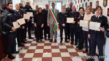 Rho, salvarono un automobilista colto da malore: encomio agli agenti eroi - IL GIORNO