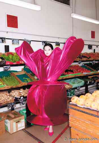 Yiwei Ju's collections sits between reality and the virtual world - Fashion Journal