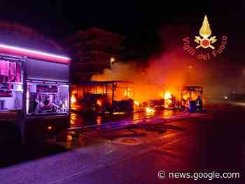 Tre autobus in fiamme nella notte, ipotesi del rogo dolosa - Soverato Web