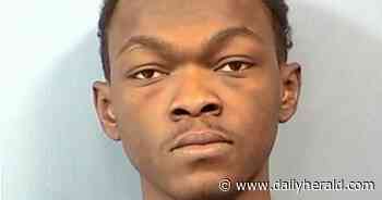 Bail set at $100K for man accused of robbing Naperville Portillo's workers in drive-through