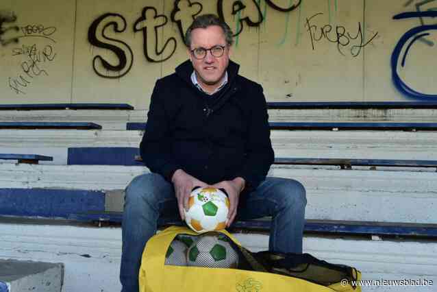 Peuters, kleuters en hun (groot)ouders maken samen plezier tijdens BabyBallers: “Het is meer dan voetbal en balvaardigheid, het is spelenderwijs leren”