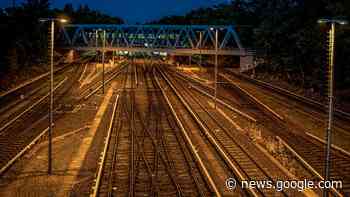 Tenta di attraversare i binari e viene investito da treno, 15enne ... - Positano Notizie