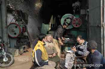 Lights out in Pakistan as energy-saving move backfires ... - Omineca Express