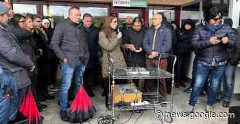 Da Marcianise quattro pullman di lavoratori Jabil diretti a Roma per ... - Caffè Procope