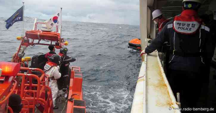 Frachtschiff sinkt zwischen Südkorea und Japan