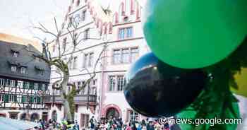 „Maskenball“ auf dem Marktplatz in Weinheim - Weinheimer Nachrichten - Odenwälder Zeitung