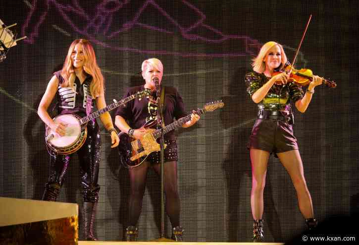 Which Texas musicians will perform at Willie Nelson's 90th birthday concert?