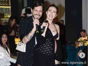 "Volgare, esibizionista". Pioggia di critiche per Aurora Ramazzotti col pancione nudo alla festa