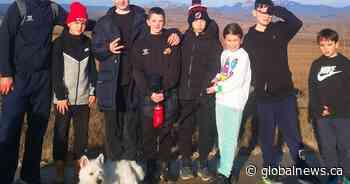 Hockey team of preteen Ukrainian refugees heads to tournament in Quebec City