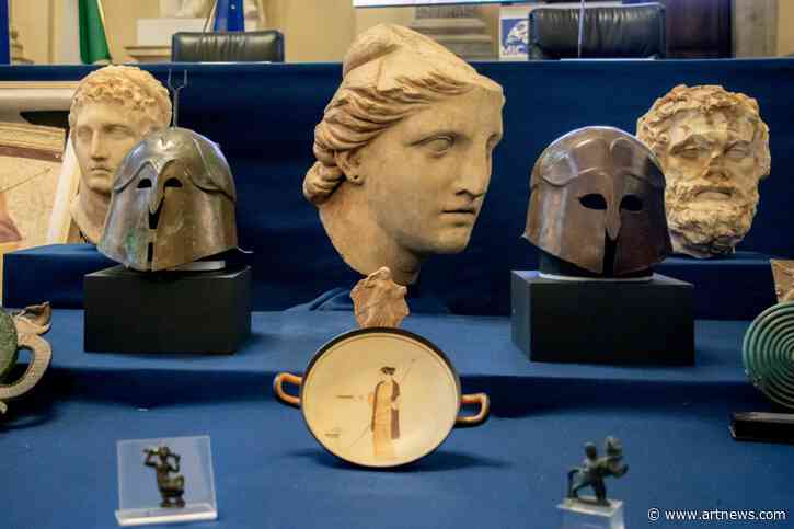 U.S. Authorities Return Dozens of Looted Artifacts  to Italy, Including 27 Objects from the Met