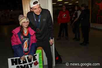 SLIDESHOW: Bankier, Stankoven receive heroes' welcome at airport - Kamloops This Week