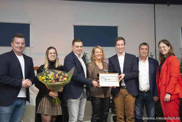 Familie De Guffroy krijgt PR-Oostkampprijs voor opvang Oekraïense oorlogsvluchtelingen