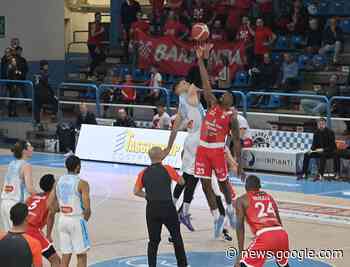 IL KLEB CADE NEL DERBY DI CENTO(83-65) - Ferrara - Telestense