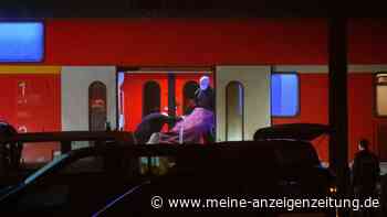Suche nach Antworten nach Messerangriff im Regionalzug