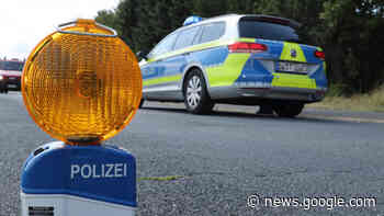 Straße kaputt: Autofahrerin bleibt in Helmstedt in Loch stecken - regionalHeute.de