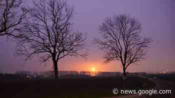 Lucht boven Zeeland Refinery kleurt geel, oranje en roze vanwege ... - Omroep Zeeland