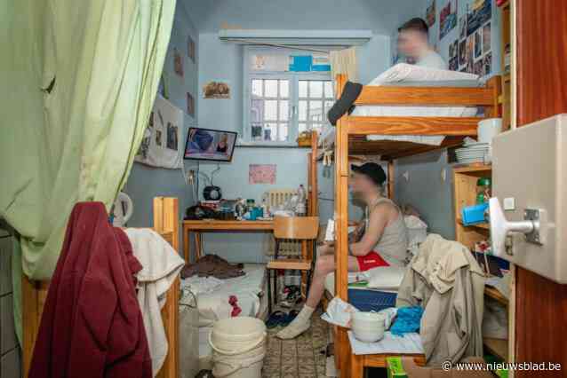 Nieuwewandeling barst uit zijn voegen: 80 gevangen moeten op de grond slapen: “Veiligheid van cipiers komt in gedrang”