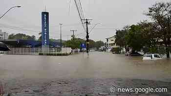 A Gazeta | Temporal deixa bairros alagados em Aracruz - A Gazeta ES