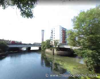 Man stabbed by two muggers who stole his phone in Newham
