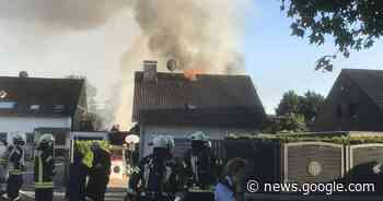 Kaarst: Dachstuhlbrand auf dem Türkisweg löst Großeinsatz aus - Rheinische Post