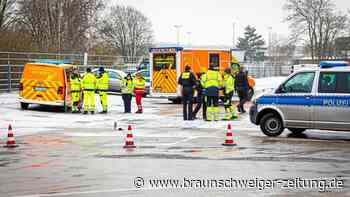 Radfahrer bei Unfall mit Lastwagen lebensgefährlich verletzt