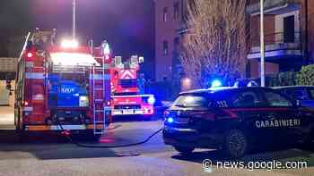 Fiamme su un balcone a Giussano, primo intervento dei residenti - Il Cittadino di Monza e Brianza