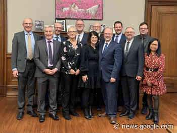 MLA Kelvin Goertzen praises Steinbach residents presented with ... - SteinbachOnline.com
