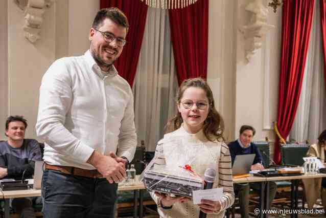 Leonie (11) is nieuwe jeugdbibdichter