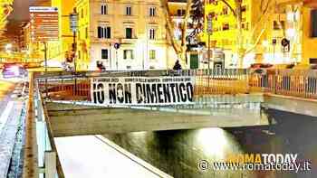 "Io non dimentico", la risposta dei giovani ebrei agli adesivi di Hitler con la maglia della Roma