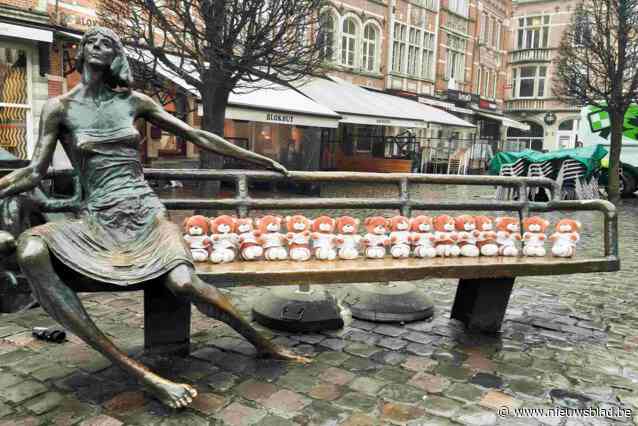 Geheimzinnige knuffelberen duiken op in straatbeeld