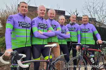 Tien zeventigjarige fietsvrienden bedwingen Col de Saisies voor Kom Op Tegen Kanker, en zamelen geld in met wandeltocht