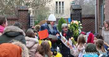 Zorgjuf Karin (62) uitgewuifd na 40 jaar dienst | Lede | hln.be - Het Laatste Nieuws