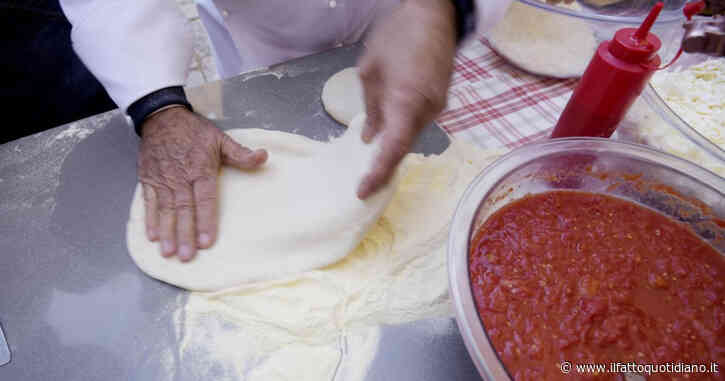 L’inflazione si mangia la margherita. In un anno il costo per preparare una pizza è salito del 30%