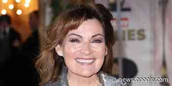 Lorraine Kelly knits blanket for her daughter's super cute dog - Prima