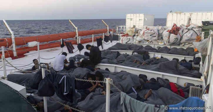 Il governo assegna alla Ocean Viking il porto di Carrara per sbarcare i 95 salvati in mare. “Navigazione di 3 giorni”