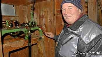 Seit 24 Jahren: Werner Müller zieht täglich die Kirchuhr in Thierschneck auf