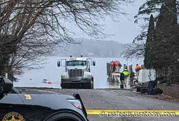 Michigan sisters survive frigid night outside after father's car crashes into lake, killing him