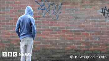 Swindon youth justice service 'a credit to the town' - BBC