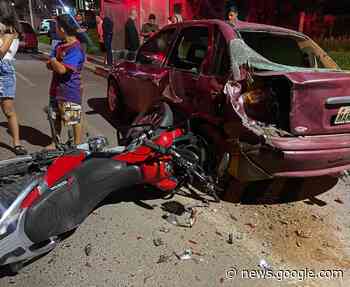 Jovem motociclista bate contra carro estacionado em Lages - SCC10
