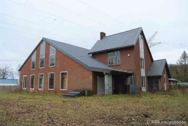 Aanvraag voor feestzaal, géén disco, in vroegere paardenwinkel Hippos, tot jaren tachtig nog Beierse bierhal Salamander