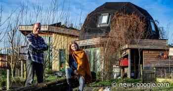 Zeker twee klimaatactivisten uit Olst opgepakt voor oproep blokkade ... - De Stentor