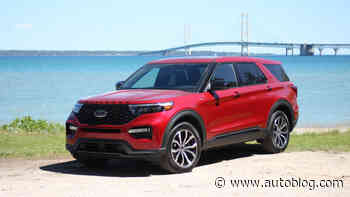 Ford recalls 462,000 SUVs over faulty rear camera