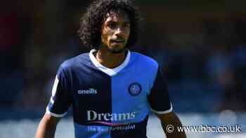 Rochdale sign striker D'Mani Mellor and left-back Owen Dodgson on loan
