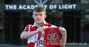 Joe Gelhardt signs for Sunderand in pictures as Leeds United forward joins on loan